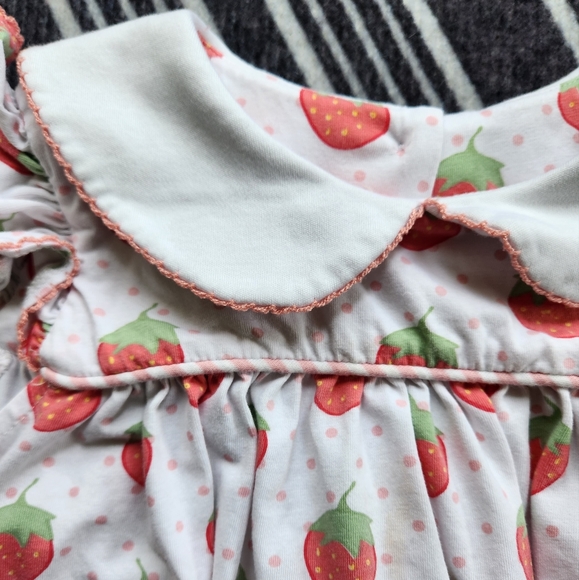 Shrimp and Grits Kids strawberry bubble size 3t - Picture 2 of 2